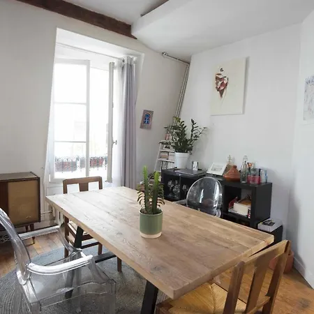 Apartment Atypical Near Bastille Paris